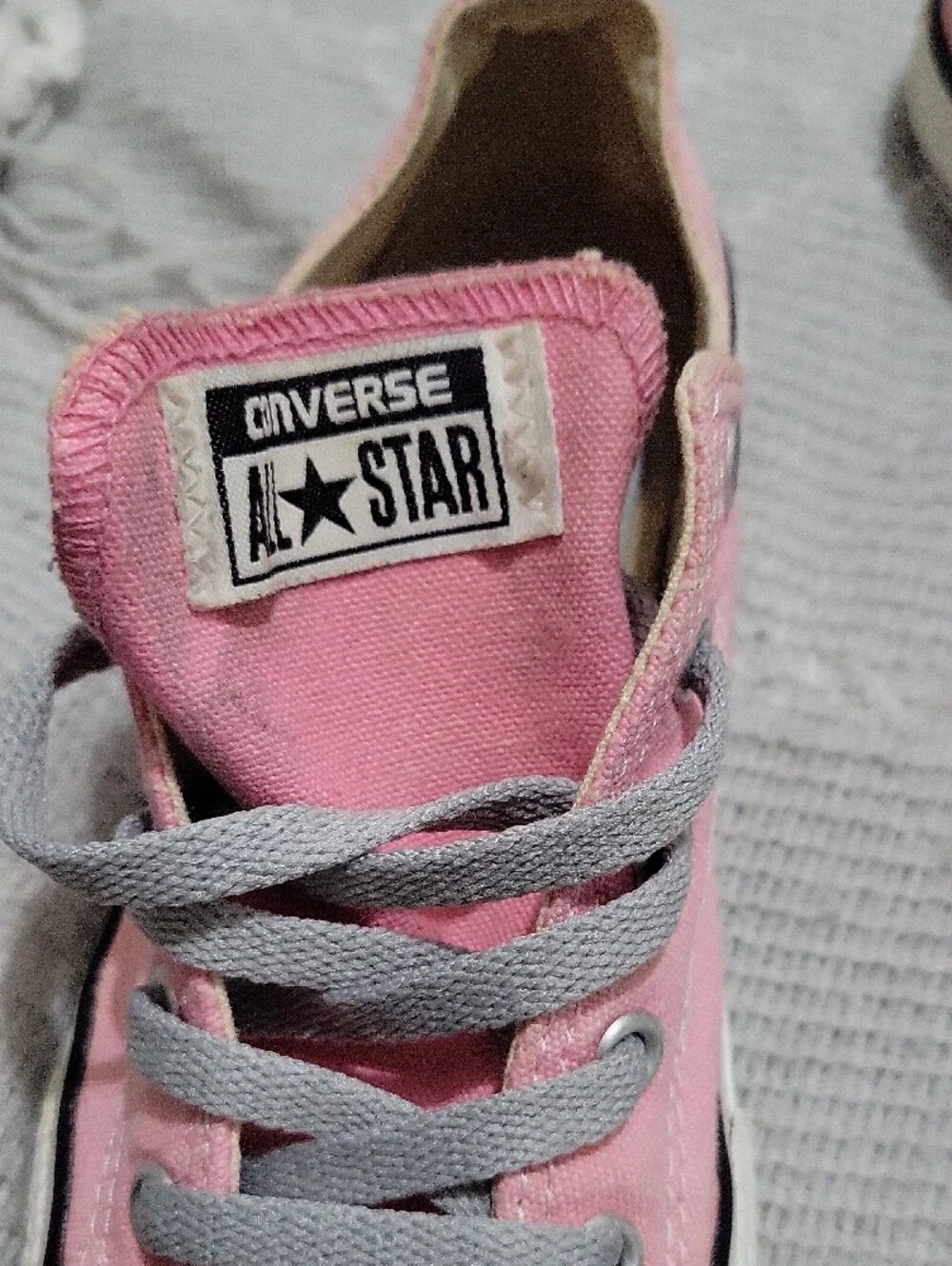 Converse Kids Pink Low-Top Canvas Sneakers with Gray Laces Size 1